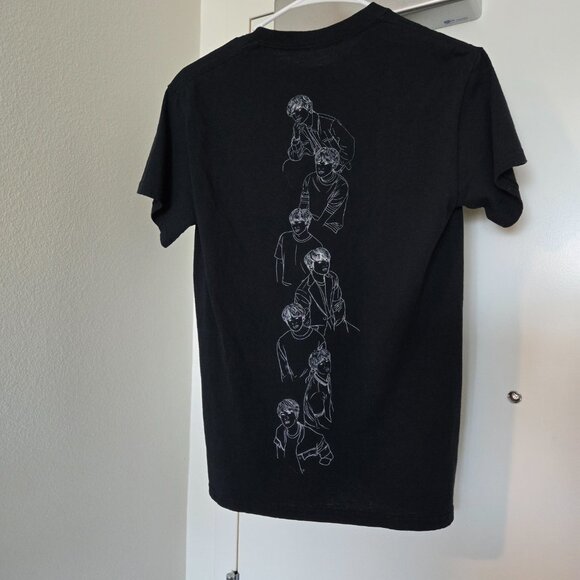 official bts world tour love yourself speak yourself merch t-shirt Size Small - Picture 2 of 3